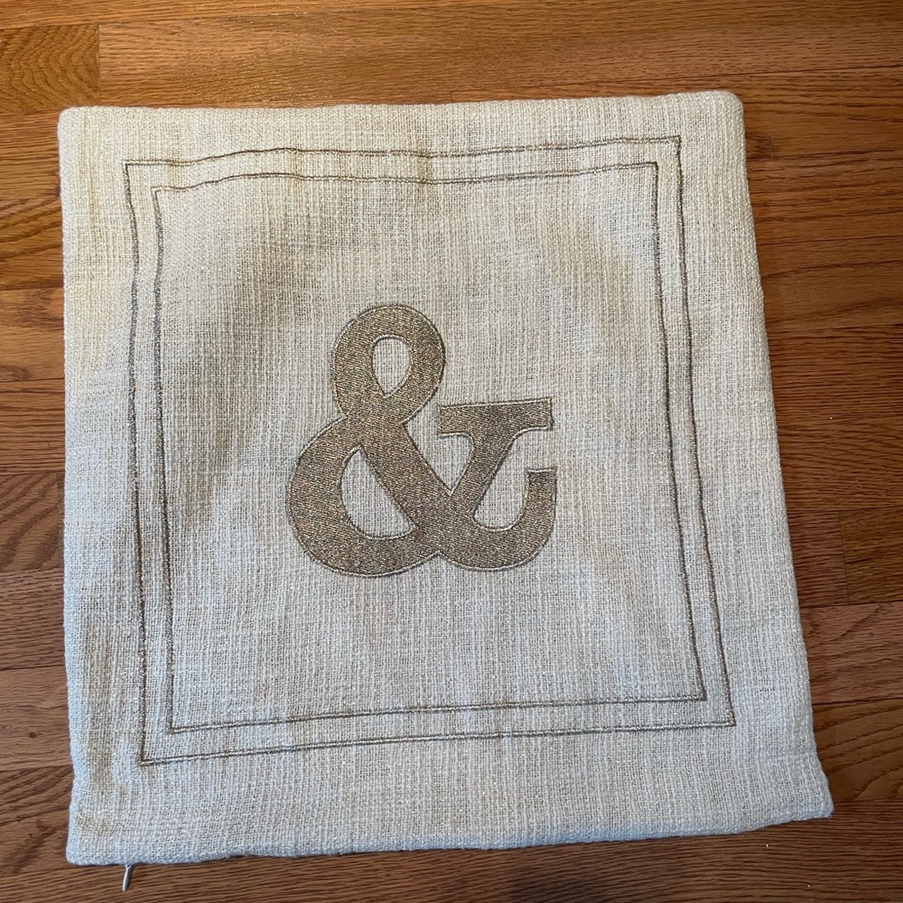 Threshold 18x18 pillow cover. New!